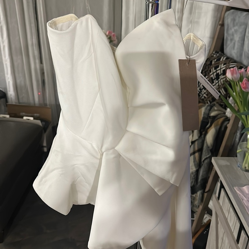 DO+BE white top super stylish